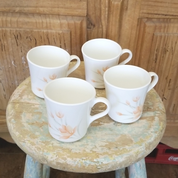 Corningware Other - Vintage Corningware coffee cup set 4 orange